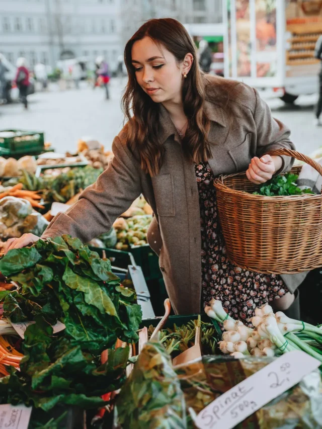 to-get-fresh-food-explore-westport-farmers-market-in-us