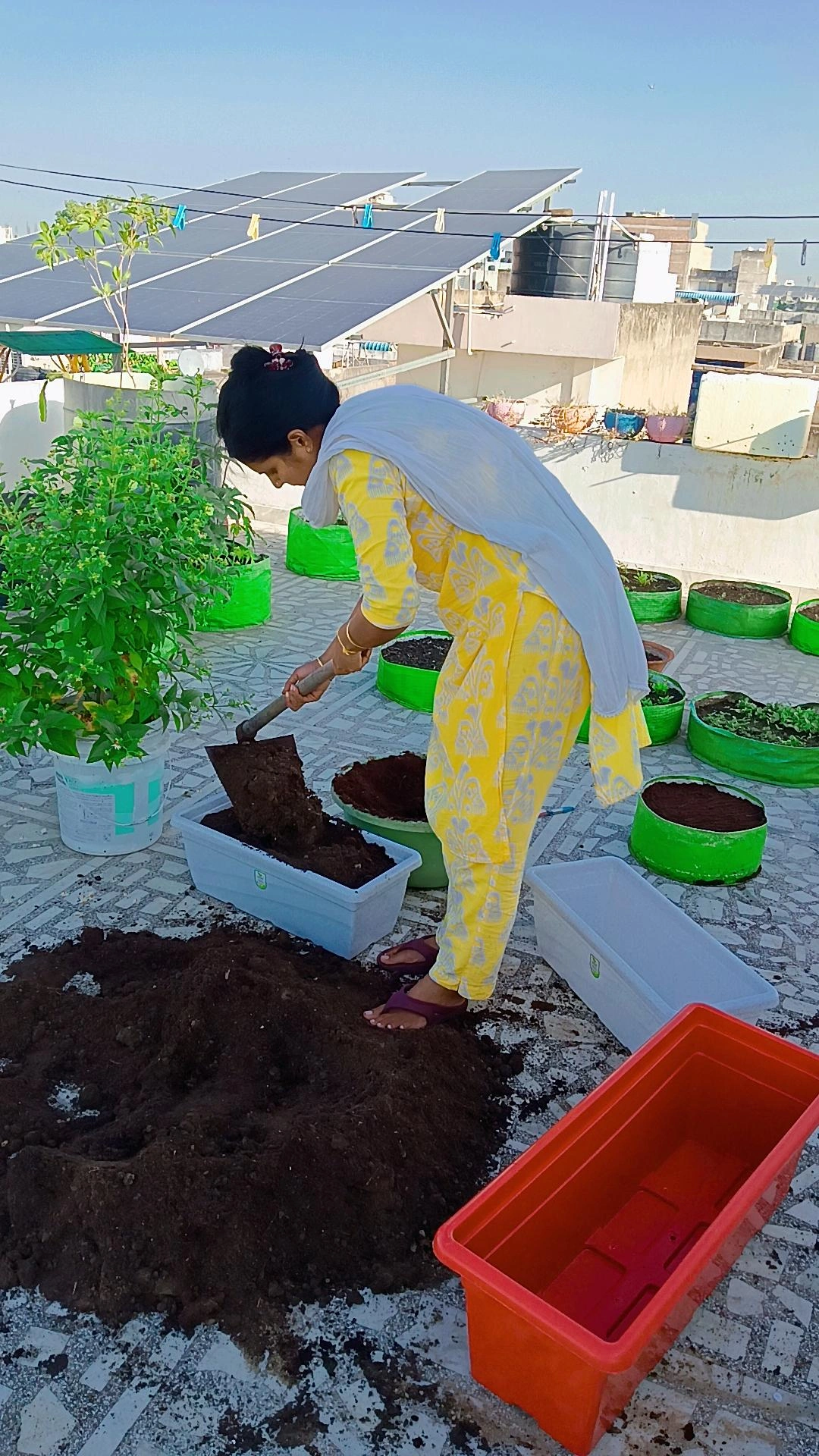 Filling pots